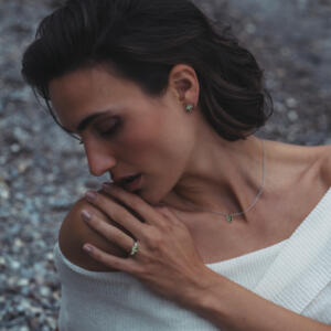 Woman with Bienne Diamonds ring